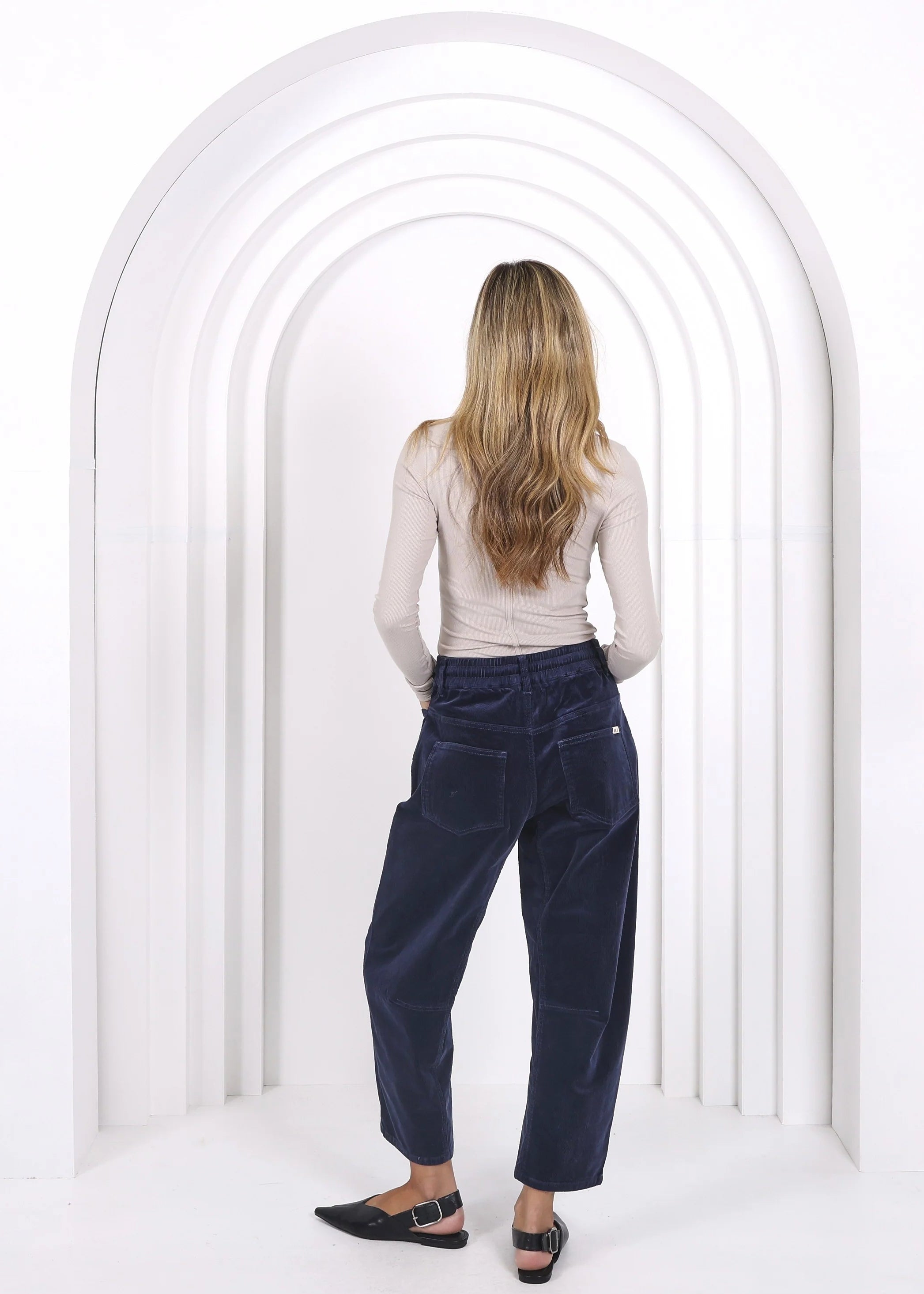 Monaco Leo Barrel Jeans Corduroy-Navy