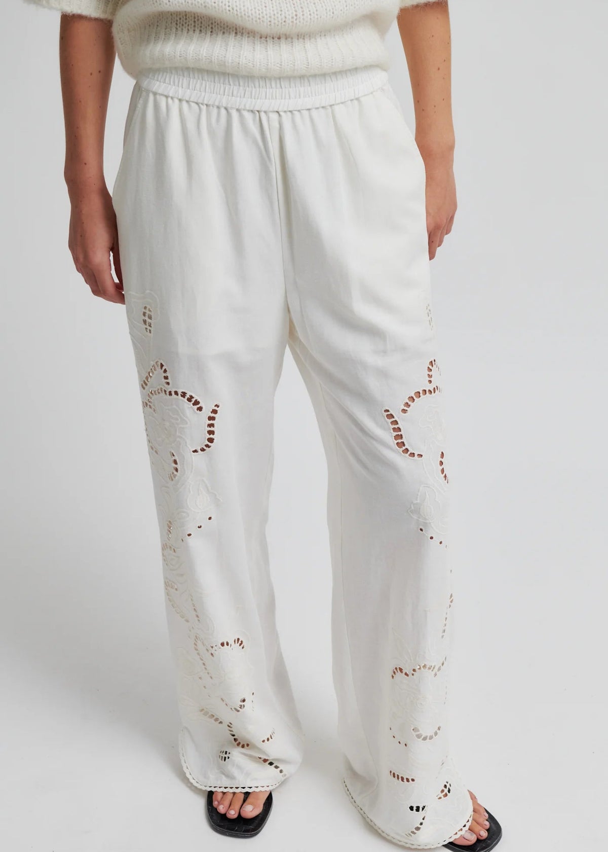 Vilea Straight Leg Trouser - Eggnog